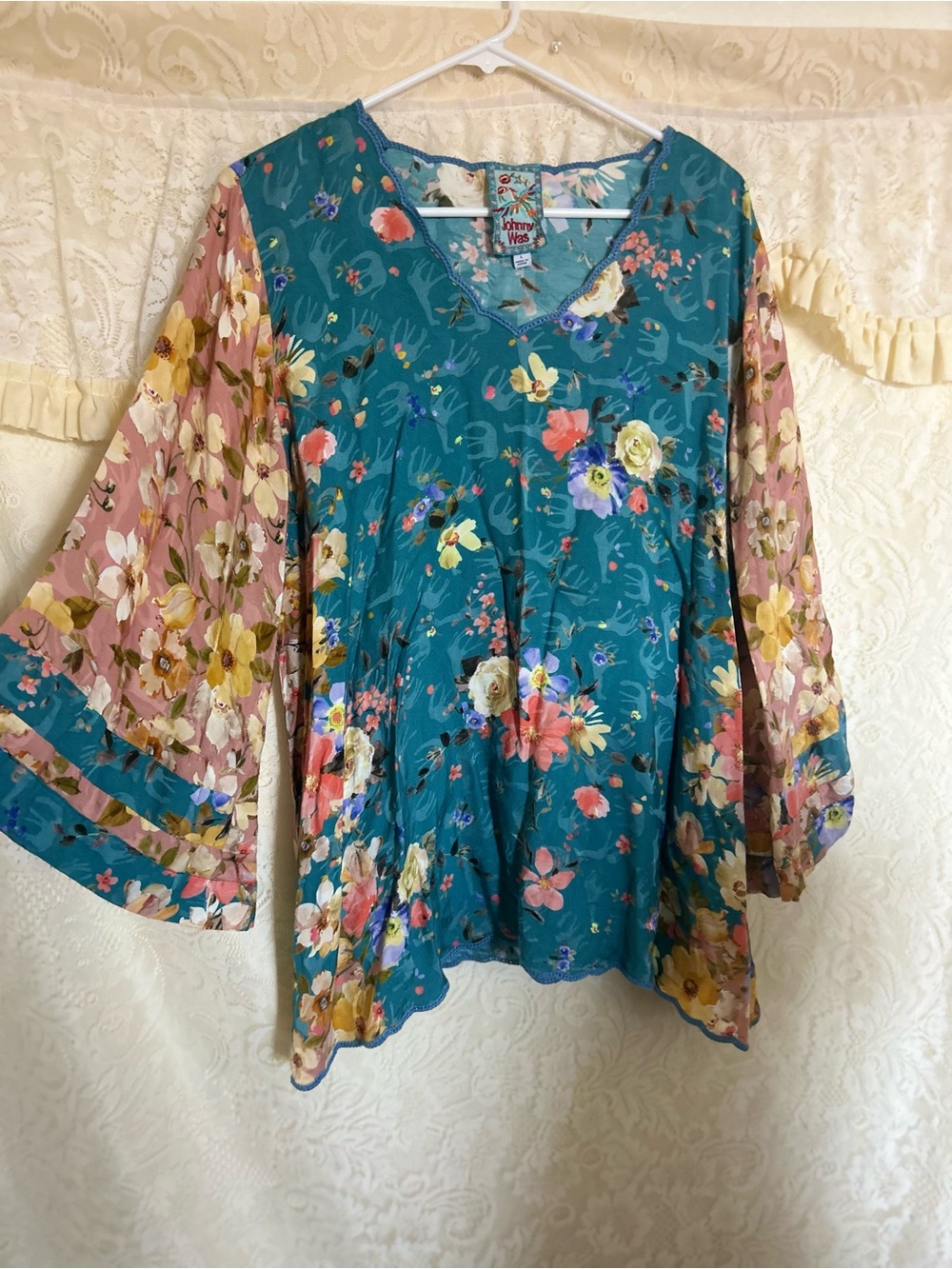 Johnny Was Teal Floral V-Neck Tunic with Blush Bell Sleeves L